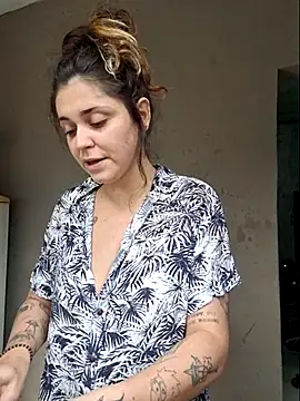 luuhcat09 online show from June 3, 4:23 pm