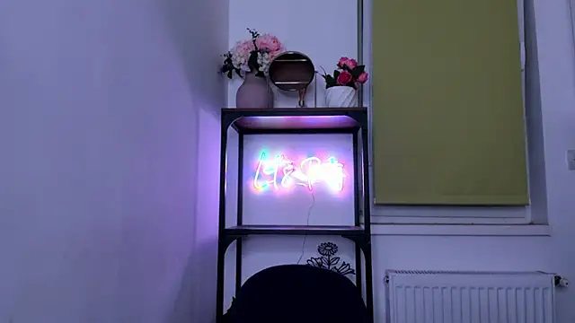 Snapshot of LaraStone69 chatting on September 25, 7:17 pm LaraStone69 online show from September 25, 7:17 pm