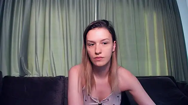 LaraStone69 online show from June 28, 5:46 am