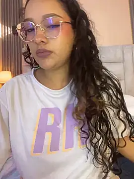 Snapshot of EMILYY_FOXY chatting on June 7, 5:49 pm EMILYY FOXY online show from June 7, 5:49 pm