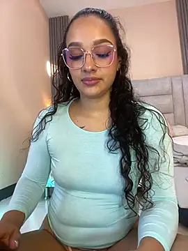 Snapshot of EMILYY_FOXY chatting on June 8, 7:03 pm EMILYY FOXY online show from June 8, 7:03 pm