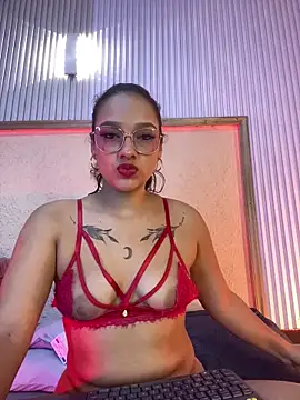 Snapshot of EMILYY_FOXY chatting on June 11, 7:12 pm EMILYY FOXY online show from June 11, 7:12 pm