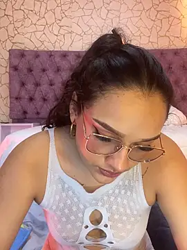 Snapshot of EMILYY_FOXY chatting on June 13, 7:01 pm EMILYY FOXY online show from June 13, 7:01 pm