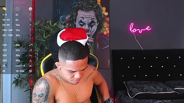 Snapshot of jordan_mayers02 chatting on December 7, 12:13 pm jordan mayers02 online show from December 7, 12:13 pm