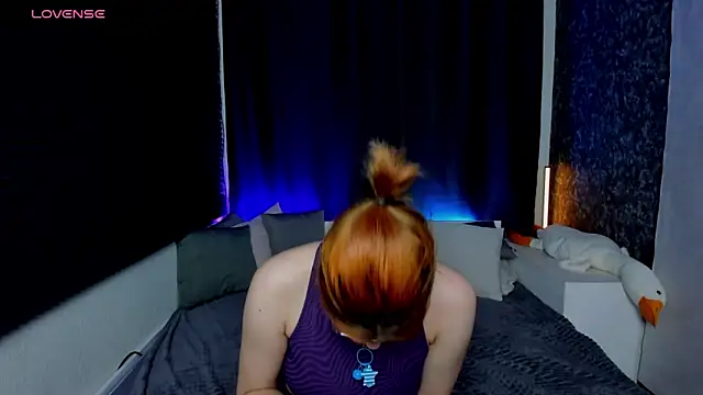 Snapshot of KIKI_Krash chatting on December 13, 7:21 pm KIKI Krash online show from December 13, 7:21 pm