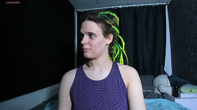 Snapshot of KIKI_Krash chatting on November 29, 3:04 pm KIKI Krash online show from November 29, 3:04 pm