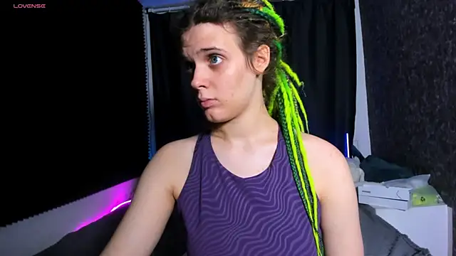 Snapshot of KIKI_Krash chatting on November 30, 10:41 am KIKI Krash online show from November 30, 10:41 am