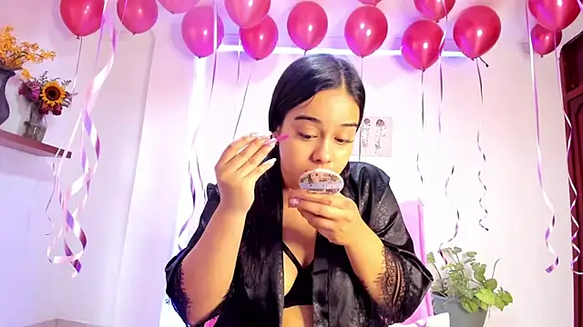 Snapshot of anniesweet- chatting on October 15, 1:44 pm anniesweet- online show from October 15, 1:44 pm