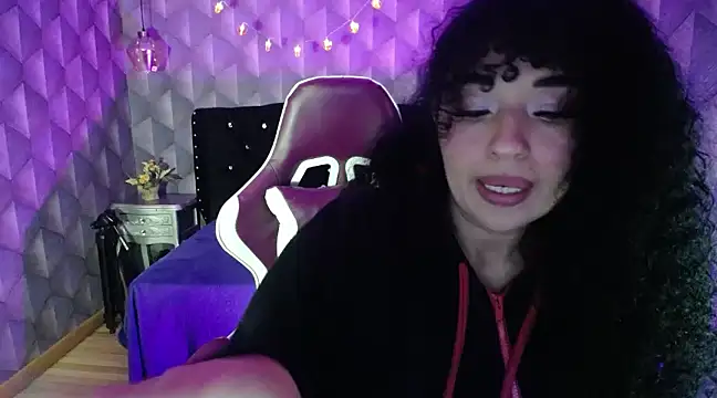 Sofiacowperx online show from February 14, 12:57 pm