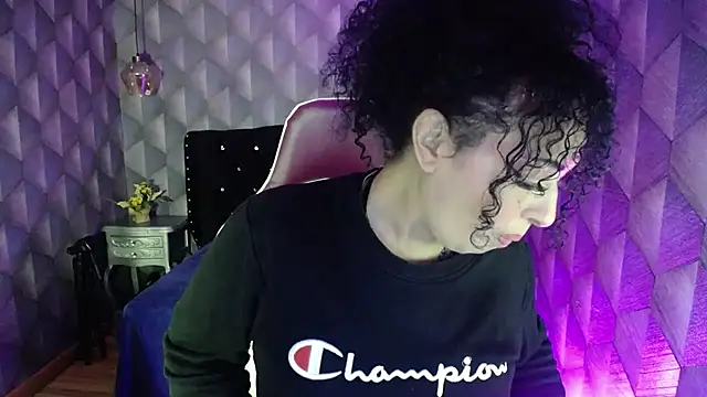 Sofiacowperx online show from February 18, 12:49 pm