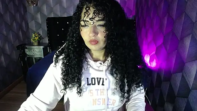 Sofiacowperx online show from February 24, 1:35 am