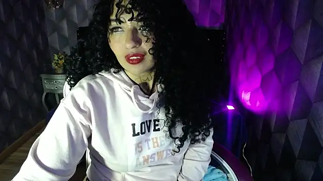 Sofiacowperx online show from February 24, 10:48 am