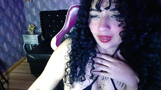 Sofiacowperx online show from February 24, 1:53 pm