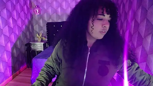 Sofiacowperx online show from March 5, 1:50 pm