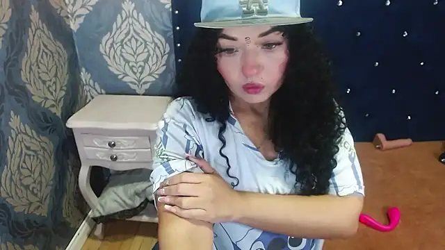 Sofiacowperx online show from October 14, 2:29 pm