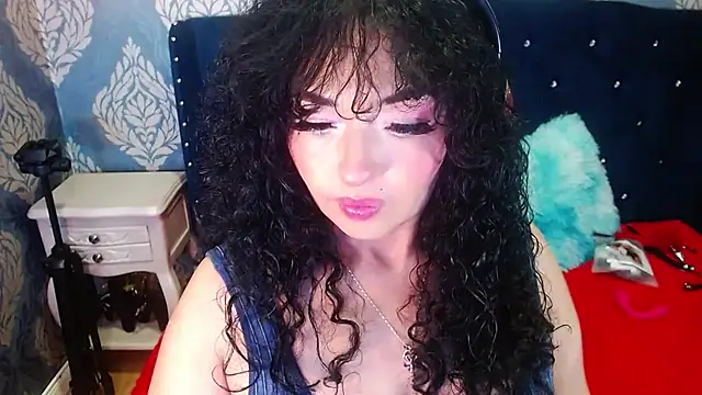 Sofiacowperx online show from July 6, 11:40 pm