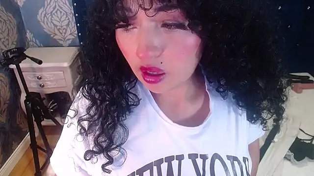 Sofiacowperx online show from July 23, 2:26 pm