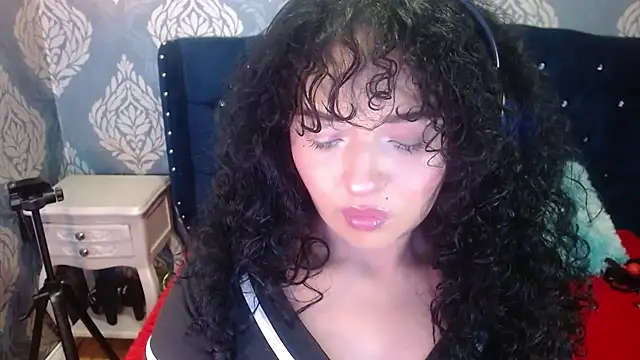 Sofiacowperx online show from July 30, 3:22 pm
