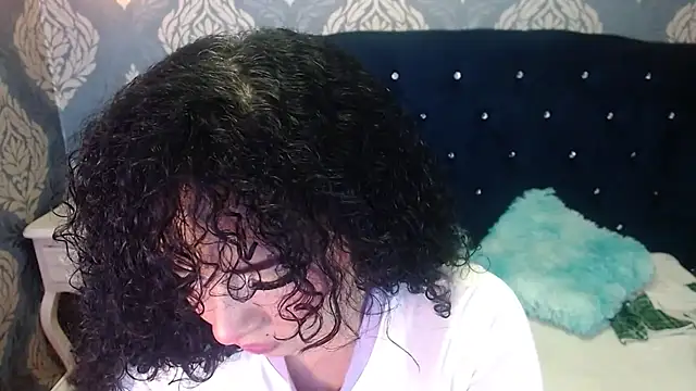 Sofiacowperx online show from August 1, 3:33 pm
