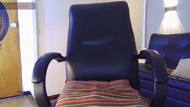 Snapshot of Jsneiidy_ATH chatting on January 31, 9:37 am Jsneiidy ATH online show from January 31, 9:37 am