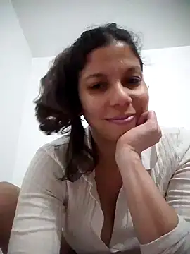 Snapshot of Carliina_Soussa chatting on February 1, 9:08 pm Carliina Soussa online show from February 1, 9:08 pm