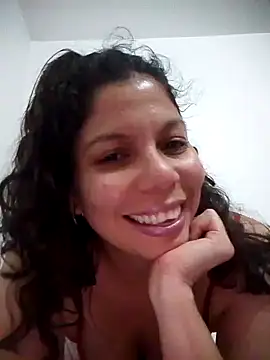 Snapshot of Carliina_Soussa chatting on February 4, 10:34 pm Carliina Soussa online show from February 4, 10:34 pm