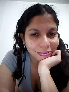 Snapshot of Carliina_Soussa chatting on February 13, 5:44 pm Carliina Soussa online show from February 13, 5:44 pm