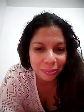 Snapshot of Carliina_Soussa chatting on February 17, 8:58 pm Carliina Soussa online show from February 17, 8:58 pm