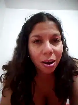 Snapshot of Carliina_Soussa chatting on February 20, 9:53 pm Carliina Soussa online show from February 20, 9:53 pm