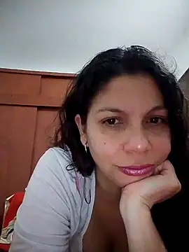 Snapshot of Carliina_Soussa chatting on February 27, 4:20 am Carliina Soussa online show from February 27, 4:20 am