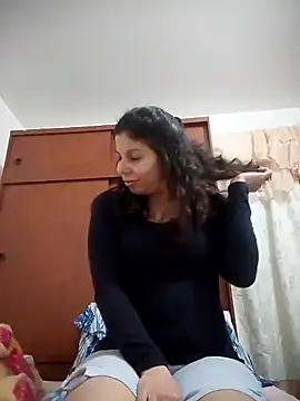 Snapshot of Carliina_Soussa chatting on March 7, 4:24 am Carliina Soussa online show from March 7, 4:24 am