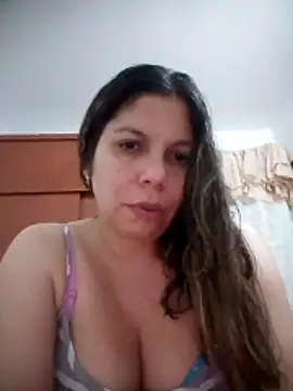 Snapshot of Carliina_Soussa chatting on September 30, 11:21 pm Carliina Soussa online show from September 30, 11:21 pm
