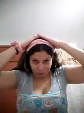 Snapshot of Carliina_Soussa chatting on October 29, 10:22 pm Carliina Soussa online show from October 29, 10:22 pm