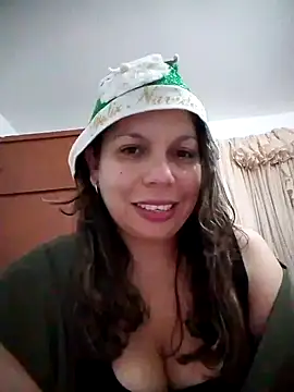 Snapshot of Carliina_Soussa chatting on November 4, 10:31 pm Carliina Soussa online show from November 4, 10:31 pm