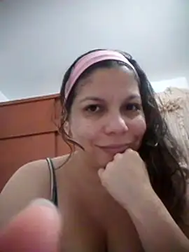 Snapshot of Carliina_Soussa chatting on November 13, 11:36 pm Carliina Soussa online show from November 13, 11:36 pm