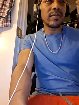 bigboytoy912 online show from June 18, 2:01 am