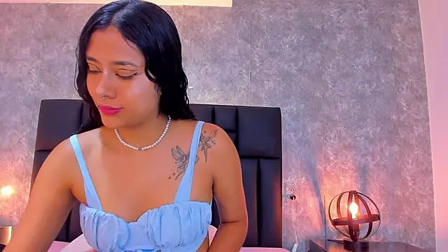 laura smith33 online show from February 25, 2:22 pm