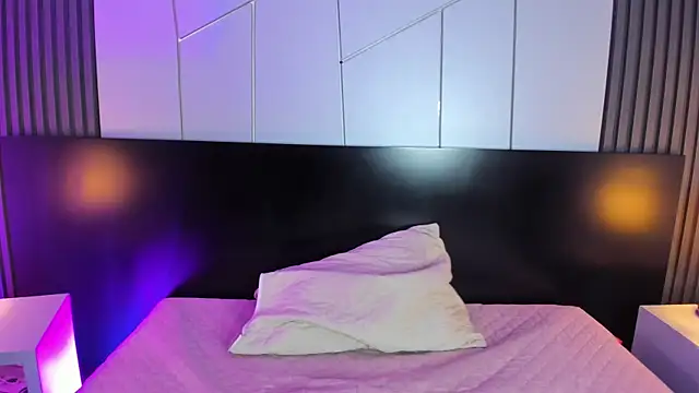 Snapshot of liz_goth chatting on December 18, 12:40 pm liz goth online show from December 18, 12:40 pm