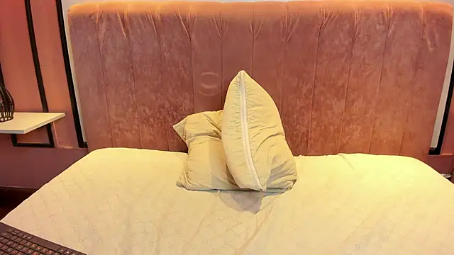 Snapshot of liz_goth chatting on December 19, 4:02 pm liz goth online show from December 19, 4:02 pm