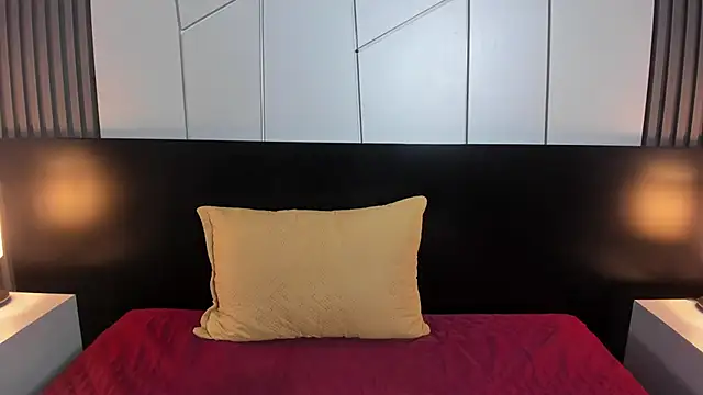 Snapshot of liz_goth chatting on January 15, 12:36 pm liz goth online show from January 15, 12:36 pm