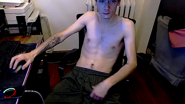 Snapshot of MrKingDick607 chatting on October 22, 12:27 pm MrKingDick607 online show from October 22, 12:27 pm