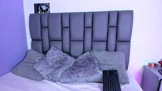 Sophia Lemos online show from February 6, 2:04 pm