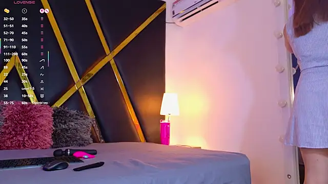 Adel Nesbiit online show from September 10, 7:25 pm