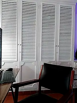 Adel Nesbiit online show from March 4, 7:42 pm