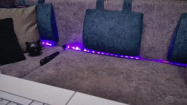 Snapshot of blackcat142 chatting on December 4, 8:34 am blackcat142 online show from December 4, 8:34 am