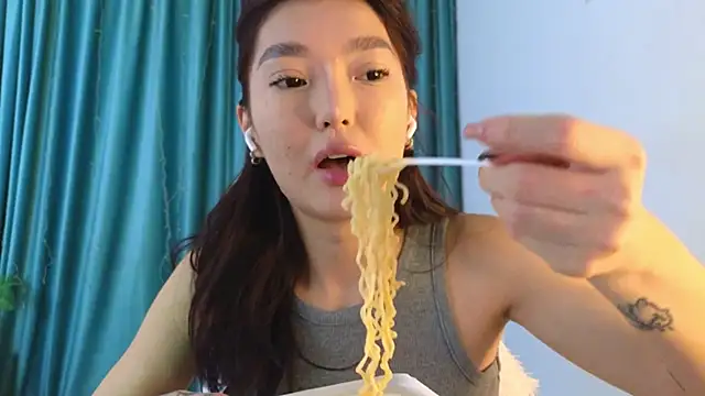 AudreyMell online show from November 10, 2:49 pm