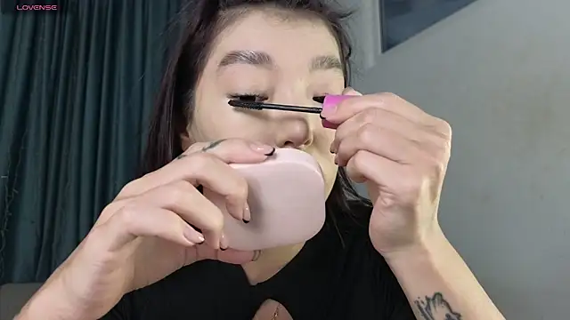 AudreyMell online show from April 27, 2:48 pm