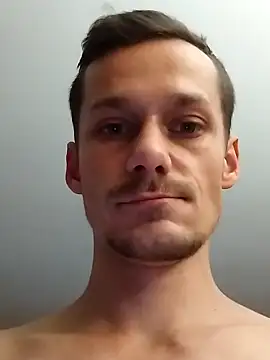 Snapshot of Crazzy_Maiky chatting on January 4, 12:48 am Crazzy Maiky online show from January 4, 12:48 am