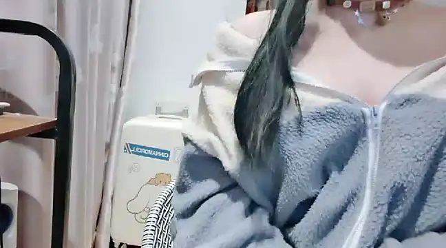 Snapshot of arena1357 chatting on December 29, 3:03 pm arena1357 online show from December 29, 3:03 pm