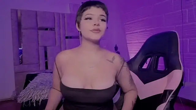 BonnieAnderson  online show from May 20, 8:04 pm
